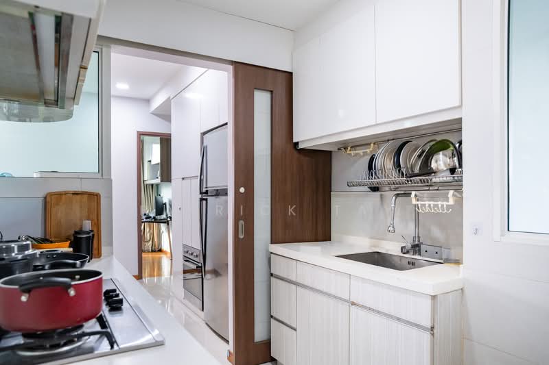 1 Canberra, 7 Canberra Drive, 4 Bedrooms, 1,442 sqft, Executive Condominium For Sale, by Patrick Tay, 500120723 - Kitchen - PropertyGuru.com.sg