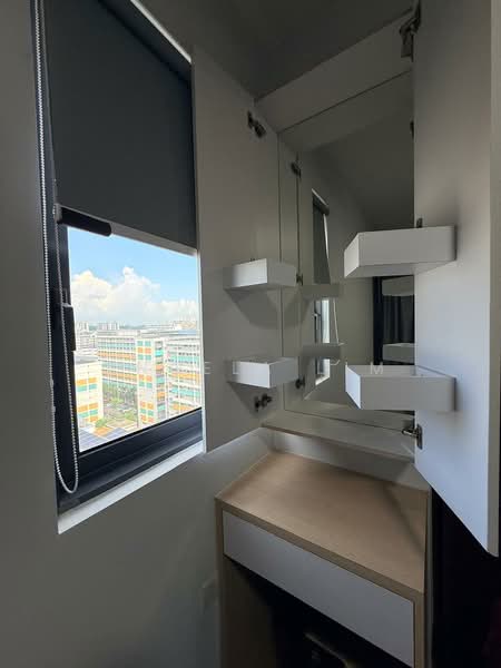 The Florence Residences, 85 Hougang Avenue 2, 3 Bedrooms, 926 sqft, Condominium For Rent, by Angela Lim, 500120726 - Dressing table at Master bedroom - PropertyGuru.com.sg