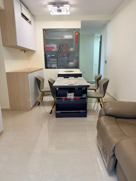 The Florence Residences, 85 Hougang Avenue 2, 3 Bedrooms, 926 sqft, Condominium For Rent, by Angela Lim, 500120726 - Extendable 6 seater dining table - PropertyGuru.com.sg