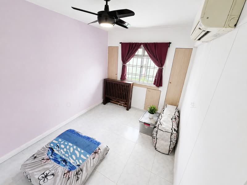 668C Jurong West Street 64, 668C Jurong West Street 64, 3 Bedrooms, 925 sqft, HDB Flat For Sale, by Eddie Tork 戴先生, 500120733 - Bedroom - PropertyGuru.com.sg