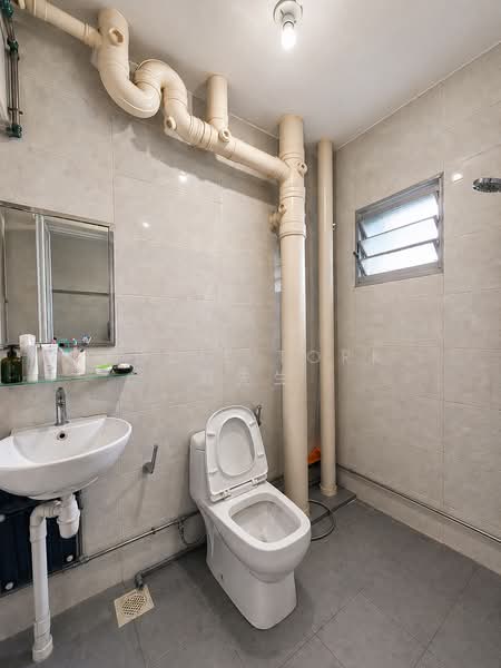 668C Jurong West Street 64, 668C Jurong West Street 64, 3 Bedrooms, 925 sqft, HDB Flat For Sale, by Eddie Tork 戴先生, 500120733 - Bathroom - PropertyGuru.com.sg