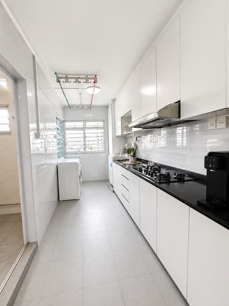 668C Jurong West Street 64, 668C Jurong West Street 64, 3 Bedrooms, 925 sqft, HDB Flat For Sale, by Eddie Tork 戴先生, 500120733 - Kitchen - PropertyGuru.com.sg