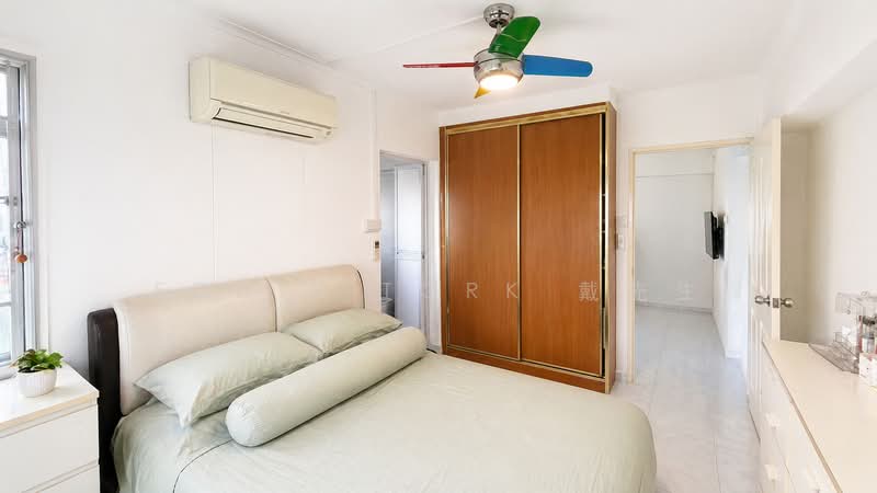 668C Jurong West Street 64, 668C Jurong West Street 64, 3 Bedrooms, 925 sqft, HDB Flat For Sale, by Eddie Tork 戴先生, 500120733 - Bedroom - PropertyGuru.com.sg