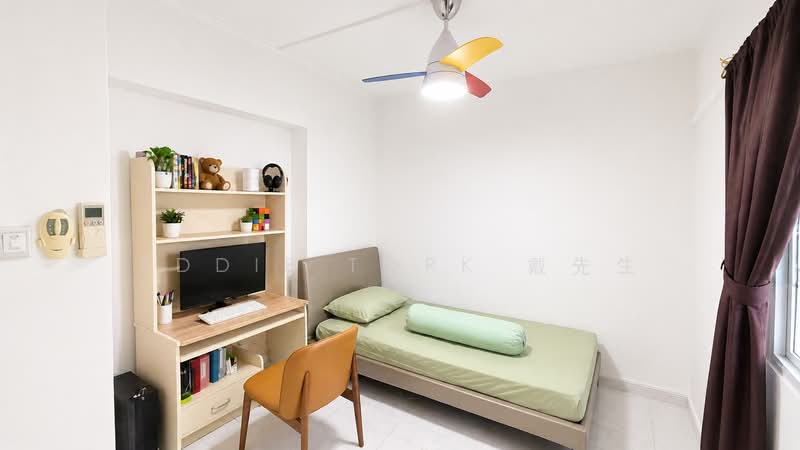 668C Jurong West Street 64, 668C Jurong West Street 64, 3 Bedrooms, 925 sqft, HDB Flat For Sale, by Eddie Tork 戴先生, 500120733 - Bedroom - PropertyGuru.com.sg