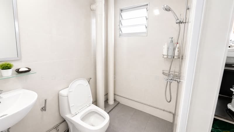668C Jurong West Street 64, 668C Jurong West Street 64, 3 Bedrooms, 925 sqft, HDB Flat For Sale, by Eddie Tork 戴先生, 500120733 - Bathroom - PropertyGuru.com.sg