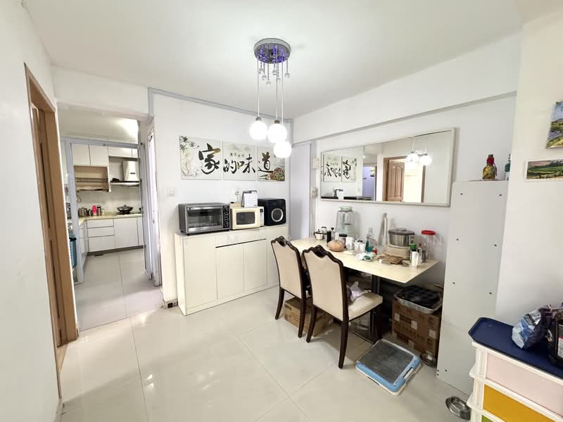 305 Tampines Street 32, 305 Tampines Street 32, 4 Bedrooms, 1,345 sqft, HDB Flat For Sale, by Ethan Mark Kheng, 500120737 - Kitchen - PropertyGuru.com.sg