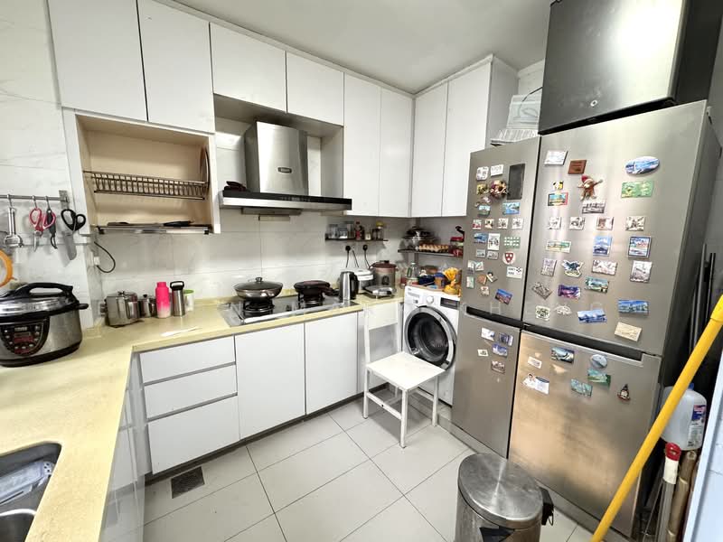 305 Tampines Street 32, 305 Tampines Street 32, 4 Bedrooms, 1,345 sqft, HDB Flat For Sale, by Ethan Mark Kheng, 500120737 - Kitchen - PropertyGuru.com.sg