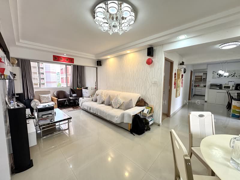 305 Tampines Street 32, 305 Tampines Street 32, 4 Bedrooms, 1,345 sqft, HDB Flat For Sale, by Ethan Mark Kheng, 500120737 - Living Room - PropertyGuru.com.sg
