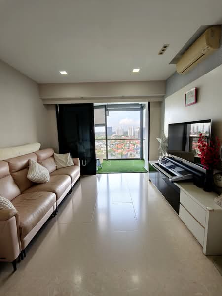 Waterbank at Dakota, 78 Dakota Crescent, 3 Bedrooms, 1,141 sqft, Condominium For Sale, by Louis Tey, 500120742 - Living Room - PropertyGuru.com.sg