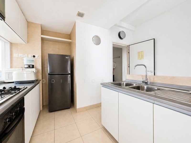 The Lakeshore, 33 Jurong West Street 41, 2 Bedrooms, 926 sqft, Condominium For Rent, by Eddie Tork 戴先生, 500120745 - Kitchen - PropertyGuru.com.sg