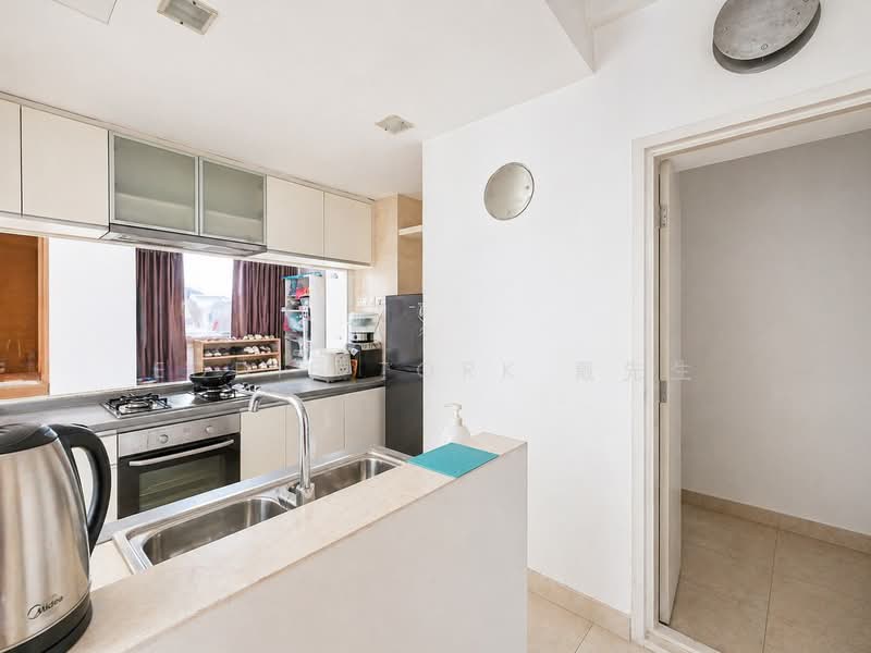 The Lakeshore, 33 Jurong West Street 41, 2 Bedrooms, 926 sqft, Condominium For Rent, by Eddie Tork 戴先生, 500120745 - Kitchen - PropertyGuru.com.sg