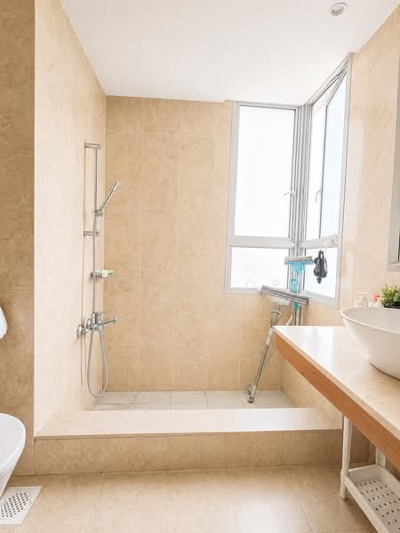 The Lakeshore, 33 Jurong West Street 41, 2 Bedrooms, 926 sqft, Condominium For Rent, by Eddie Tork 戴先生, 500120745 - Bathroom - PropertyGuru.com.sg