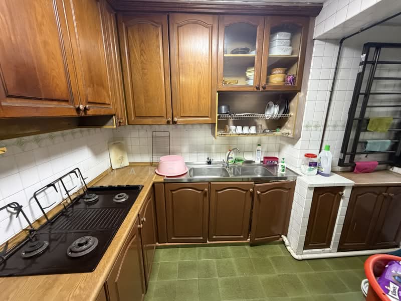 Very Spacious, Near Many Amenities, Quiet Neighbourhood (All Races Eligible & Negotiable!), Geylang Bahru, Kallang, Aljunied, 3 Bedrooms, 1,259 sqft, HDB Flat For Sale, by Marc Singh, 500120746 - Kitchen - PropertyGuru.com.sg