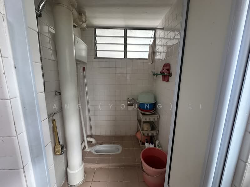 509 West Coast Drive, 509 West Coast Drive, 2 Bedrooms, 721 sqft, HDB Flat For Sale, by Yang (Young) Li, 500120747 - Bathroom - PropertyGuru.com.sg