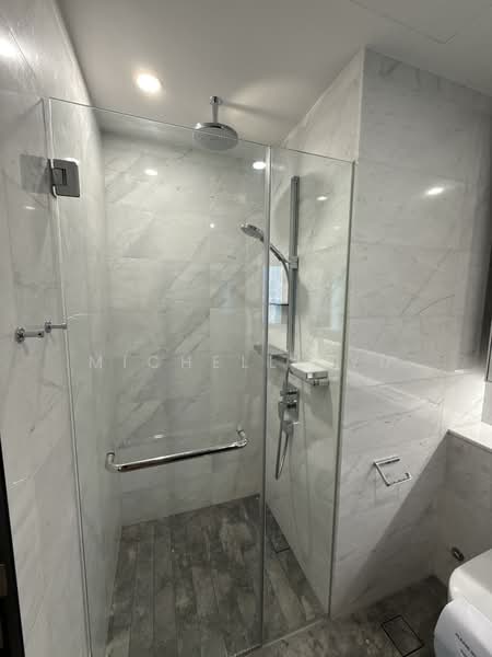 Midtown Bay, 120 Beach Road, 2 Bedrooms, 743 sqft, Condominium For Rent, by Michelle Yu, 500120750 - Bathroom - PropertyGuru.com.sg