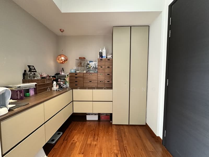 Super Cheap Like New Semi-Detached in Serangoon Gardens, , 5 Bedrooms, 4,000 sqft, Semi-Detached House For Sale, by Angelica Ong, 500120758 - Interior - PropertyGuru.com.sg