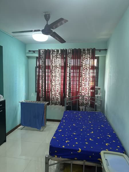 697A Jurong West Central 3, 697A Jurong West Central 3, 3 Bedrooms, 1,000 sqft, HDB Flat For Sale, by Parthiban R, 500120759 - Bedroom - PropertyGuru.com.sg