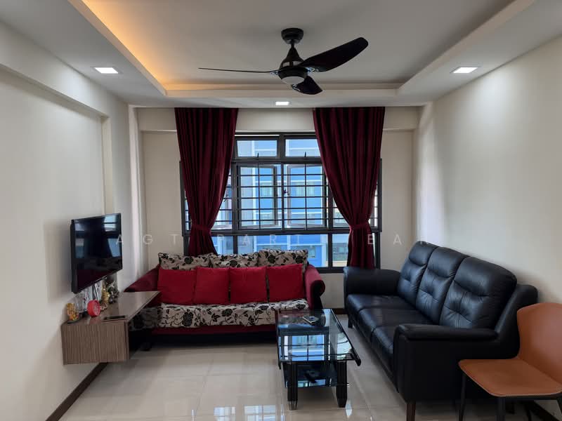 697A Jurong West Central 3, 697A Jurong West Central 3, 3 Bedrooms, 1,001 sqft, HDB Flat For Sale, by Agt Parthiban, 500120759 - Living Room - PropertyGuru.com.sg