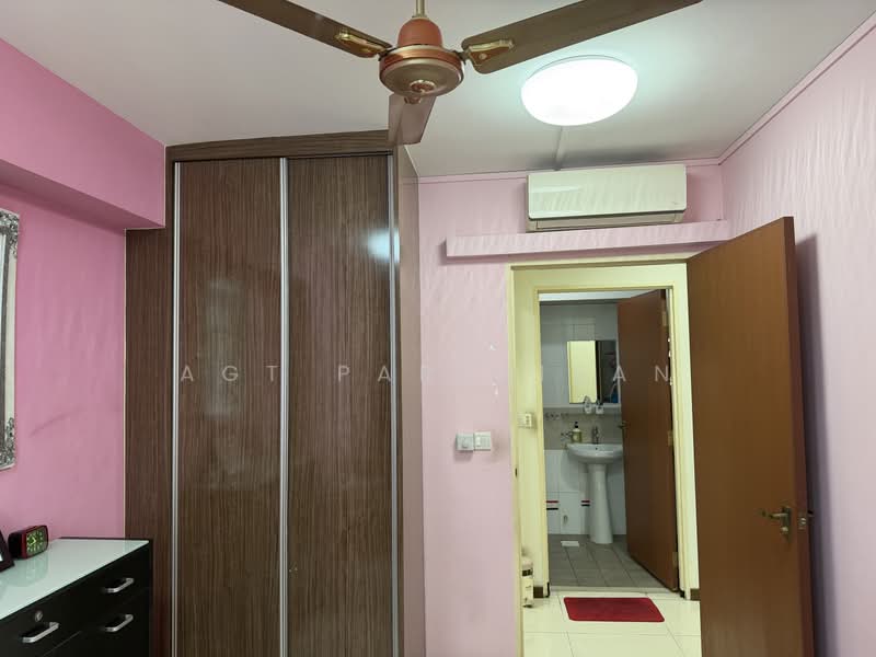 697A Jurong West Central 3, 697A Jurong West Central 3, 3 Bedrooms, 1,001 sqft, HDB Flat For Sale, by Agt Parthiban, 500120759 - Bedroom - PropertyGuru.com.sg