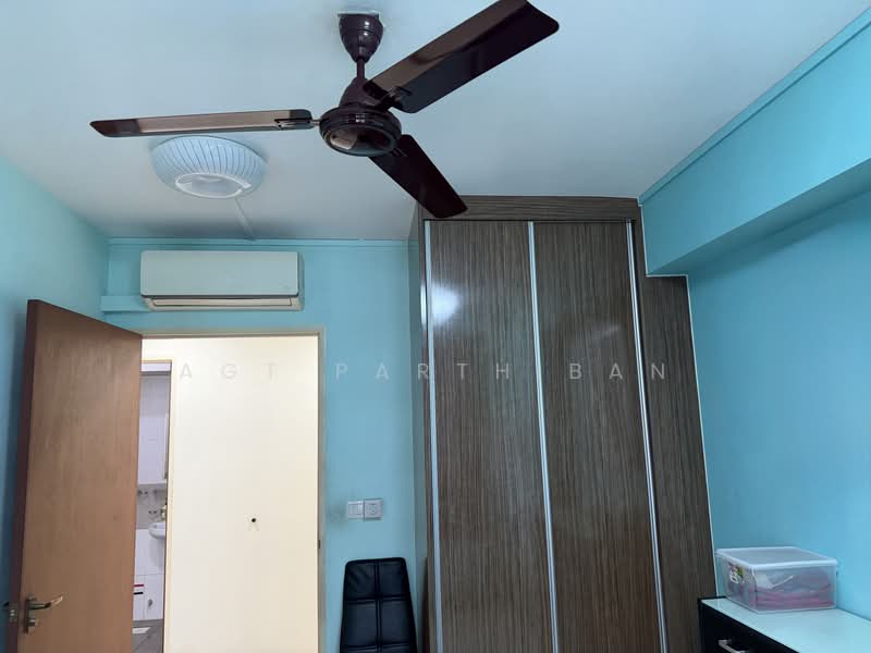 697A Jurong West Central 3, 697A Jurong West Central 3, 3 Bedrooms, 1,001 sqft, HDB Flat For Sale, by Agt Parthiban, 500120759 - Bedroom - PropertyGuru.com.sg