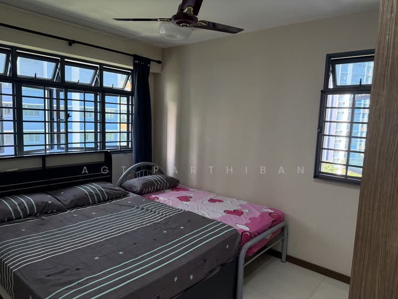 697A Jurong West Central 3, 697A Jurong West Central 3, 3 Bedrooms, 1,001 sqft, HDB Flat For Sale, by Agt Parthiban, 500120759 - Bedroom - PropertyGuru.com.sg