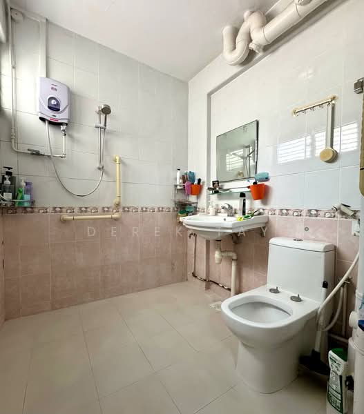 232 Yishun Street 21, 232 Yishun Street 21, 3 Bedrooms, 1,302 sqft, HDB Flat For Sale, by Derek Tay, 500120761 - Master Ensuite Bathroom - PropertyGuru.com.sg
