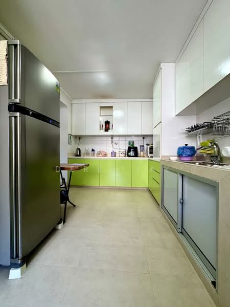 232 Yishun Street 21, 232 Yishun Street 21, 3 Bedrooms, 1,302 sqft, HDB Flat For Sale, by Derek Tay, 500120761 - Kitchen and Yard Area - PropertyGuru.com.sg