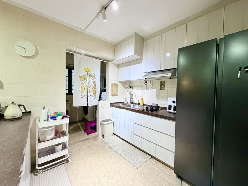 132 Rivervale Street, 132 Rivervale Street, 3 Bedrooms, 1,076 sqft, HDB Flat For Sale, by Emmy Wan, 500120765 - Kitchen - PropertyGuru.com.sg