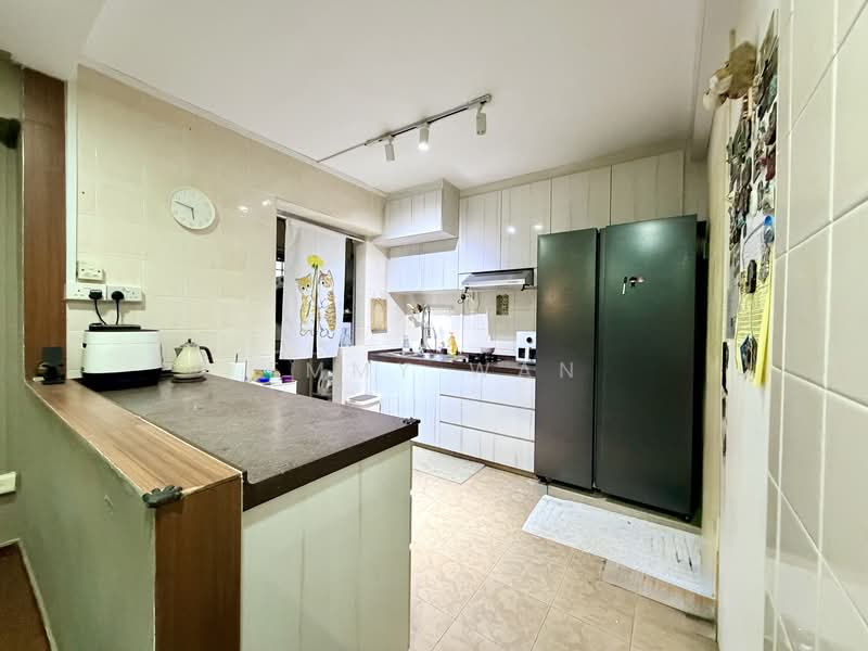 132 Rivervale Street, 132 Rivervale Street, 3 Bedrooms, 1,076 sqft, HDB Flat For Sale, by Emmy Wan, 500120765 - Kitchen - PropertyGuru.com.sg