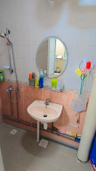 321B Anchorvale Drive, 321B Anchorvale Drive, 3 Bedrooms, 1,184 sqft, HDB Flat For Sale, by Chia Hoe Yin, 500120790 - Bathroom - PropertyGuru.com.sg