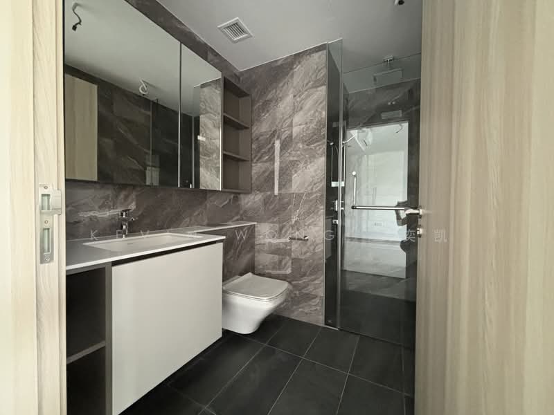 Sengkang Grand Residences, 74 Compassvale Bow, 1 Bedroom, 474 sqft, Condominium For Sale, by Kevin Wong 王奕凯, 500120794 - Bathroom - PropertyGuru.com.sg