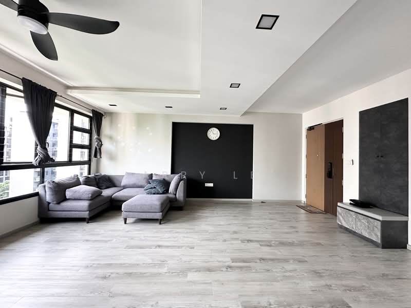 463A Bukit Batok Street 41, 463A Bukit Batok Street 41, 3 Bedrooms, 1,216 sqft, HDB Flat For Rent, by Larry Lee, 500120802 - Living Room - PropertyGuru.com.sg