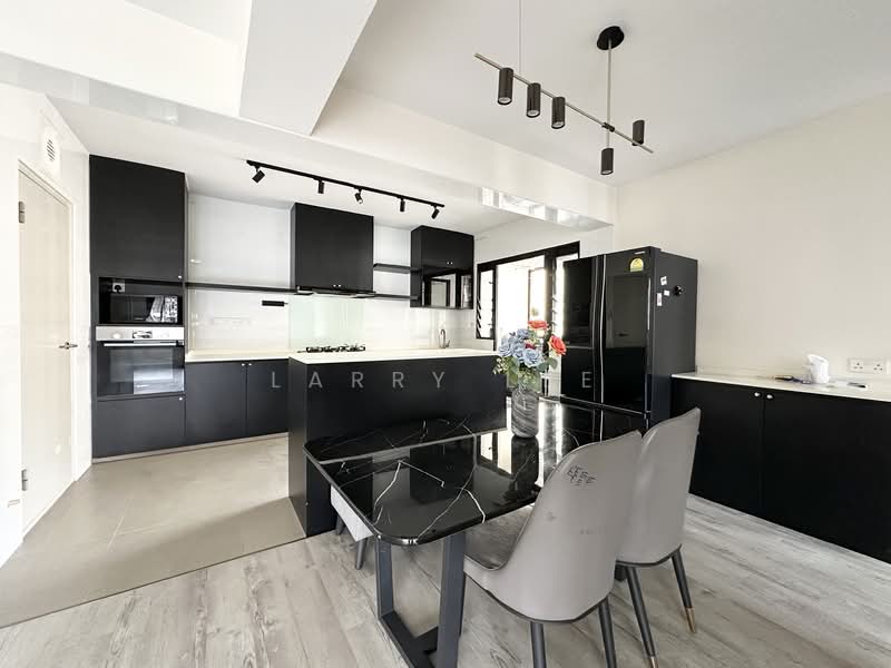 463A Bukit Batok Street 41, 463A Bukit Batok Street 41, 3 Bedrooms, 1,216 sqft, HDB Flat For Rent, by Larry Lee, 500120802 - Kitchen - PropertyGuru.com.sg
