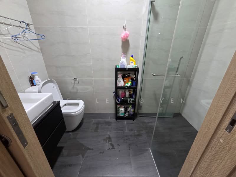 M Suites, 65 Lorong Melayu, Room Rental, 150 sqft, Condominium For Rent, by Chee Leong Yen, 500120807 - Common Bathroom - PropertyGuru.com.sg