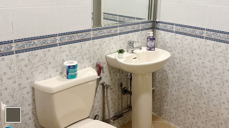 Tanjong Ria Condominium, 121 Tanjong Rhu Road, Room Rental, 100 sqft, Condominium For Rent, by Priscilla Low, 500120814 - Bathroom - PropertyGuru.com.sg