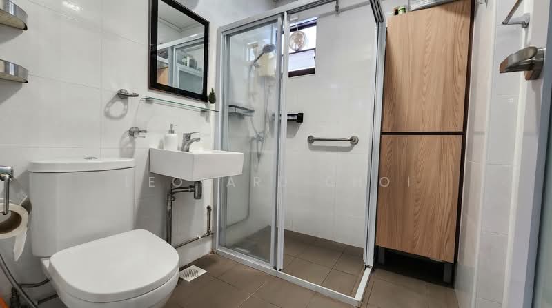 105 Spottiswoode Park Road, 105 Spottiswoode Park Road, 4 Bedrooms, 1,313 sqft, Apartment For Sale, by Leonard Choi, 500120822 - Bathroom - PropertyGuru.com.sg