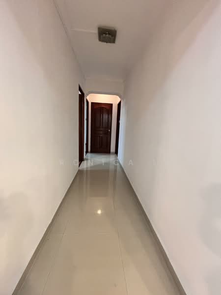 94B Bedok North Avenue 4, 94B Bedok North Avenue 4, 4 Bedrooms, 1,517 sqft, HDB Flat For Sale, by Veronica Lee, 500120837 - Corridor - PropertyGuru.com.sg