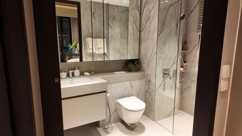 The Hillshore, 292 Pasir Panjang Rd, 3 Bedrooms, 1,055 sqft, Condominium For Sale, by Richard Jany, 500120851 - Bathroom - PropertyGuru.com.sg