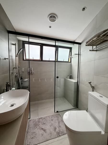 Garden Apartment, 25 Orange Grove Road, 3 Bedrooms, 2,476 sqft, Apartment For Sale, by Shelley Han, 500120854 - Bathroom - PropertyGuru.com.sg