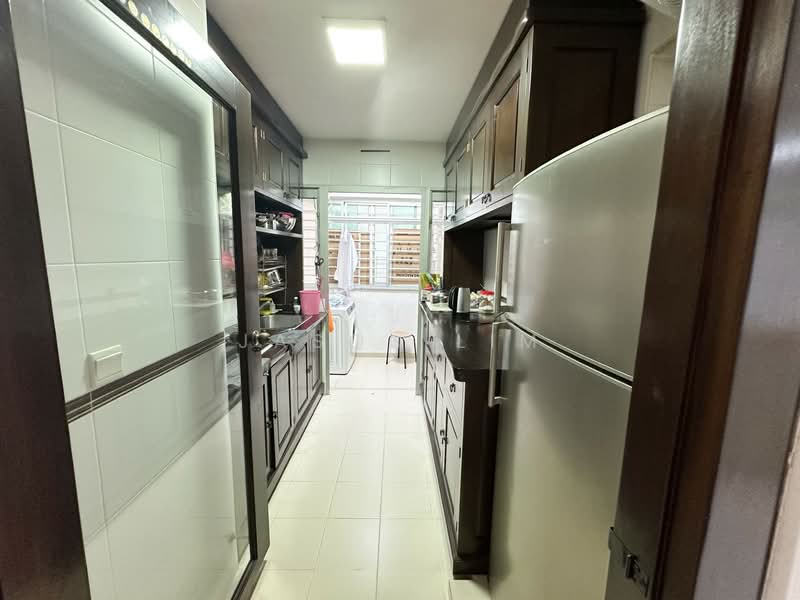 672B Edgefield Plains, 672B Edgefield Plains, 2 Bedrooms, 700 sqft, HDB Flat For Sale, by Jason Lim, 500120864 - Kitchen - PropertyGuru.com.sg