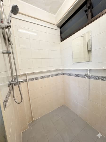 157 Mei Ling Street, 157 Mei Ling Street, 4 Bedrooms, 925 sqft, HDB Flat For Rent, by David Lee 李施融, 500120872 - Bathroom - PropertyGuru.com.sg