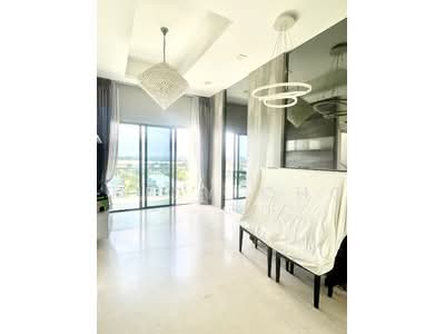 For Rent - Skies Miltonia
