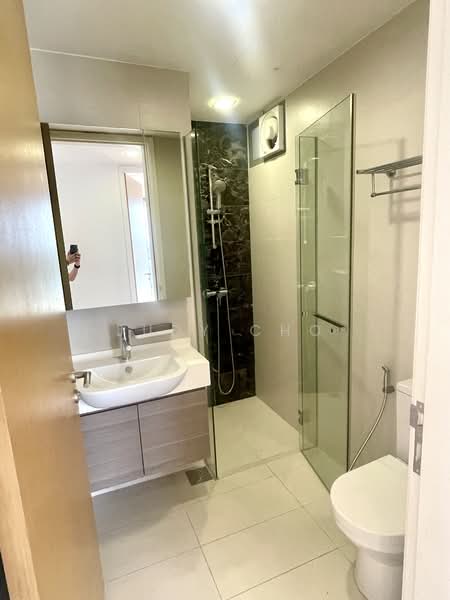 Skies Miltonia, 35 Miltonia Close, 4 Bedrooms, 2,842 sqft, Condominium For Rent, by Judy Cho, 500120885 - Bathroom - PropertyGuru.com.sg