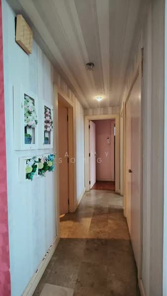 Regent Heights, 50 Bukit Batok East Avenue 5, 2 Bedrooms, 1,023 sqft, Condominium For Rent, by Sammy Song, 500120915 - Corridor - PropertyGuru.com.sg