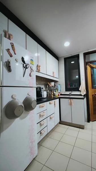 Regent Heights, 50 Bukit Batok East Avenue 5, 2 Bedrooms, 1,023 sqft, Condominium For Rent, by Sammy Song, 500120915 - Kitchen - PropertyGuru.com.sg