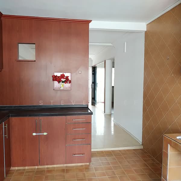 102 Bedok North Avenue 4, 102 Bedok North Avenue 4, 2 Bedrooms, 721 sqft, HDB Flat For Rent, by Steven Lee, 500120924 - Kitchen - PropertyGuru.com.sg