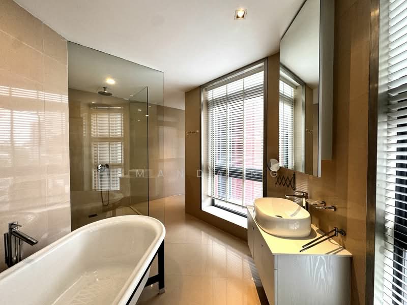 72 Grange, 72 Grange Road, 4 Bedrooms, 3,627 sqft, Condominium For Rent, by Amanda Ng, 500120925 - Bathroom - PropertyGuru.com.sg
