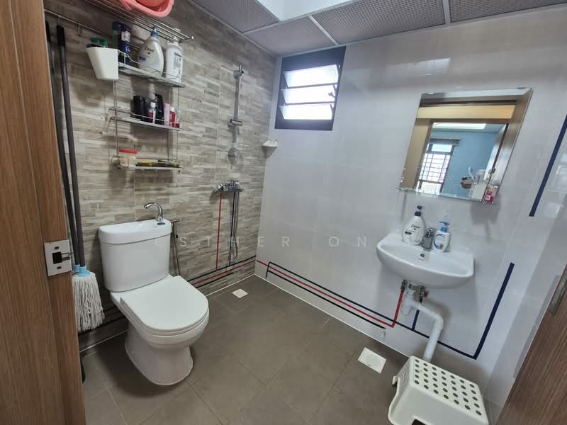 265A Kim Keat Avenue, 265A Kim Keat Avenue, Room Rental, 129 sqft, HDB Flat For Rent, by Esther Ong, 500120928 - Bathroom - PropertyGuru.com.sg
