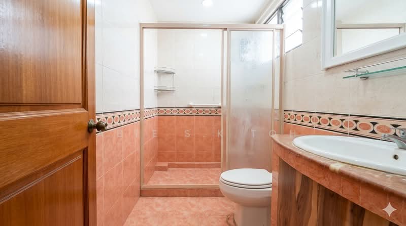 287D Jurong East Street 21, 287D Jurong East Street 21, 2 Bedrooms, 1,100 sqft, HDB Flat For Rent, by Able S.K Toh, 500120944 - Bathroom - PropertyGuru.com.sg