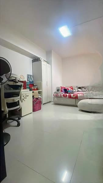 856C Tampines Street 82, 856C Tampines Street 82, 4 Bedrooms, 1,529 sqft, HDB Flat For Sale, by MM Benjamin Sng, 500120946 - Bedroom - PropertyGuru.com.sg